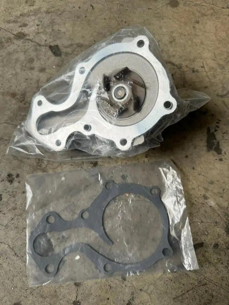 Waterpump Water pump Ford Fiesta Ecoboost