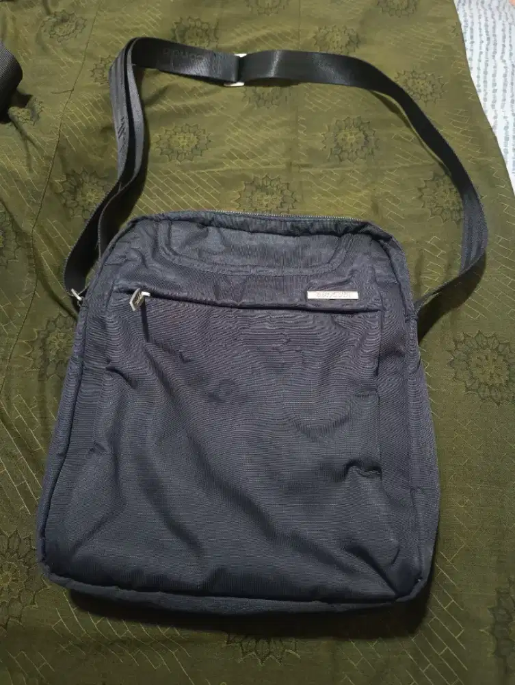 Tas Slempang Pria Bahan Nilon Merek Condotti Original Preloved