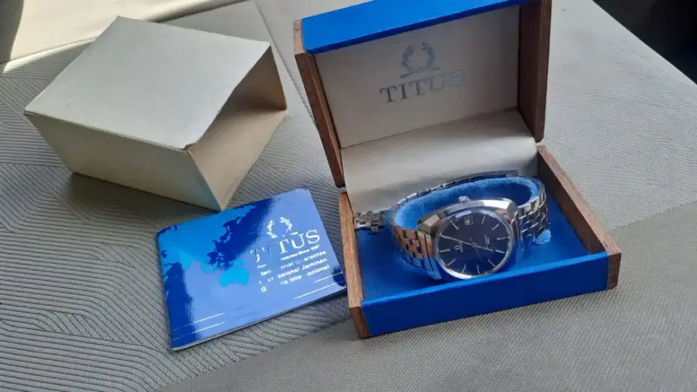 Jam tangan vintage titus