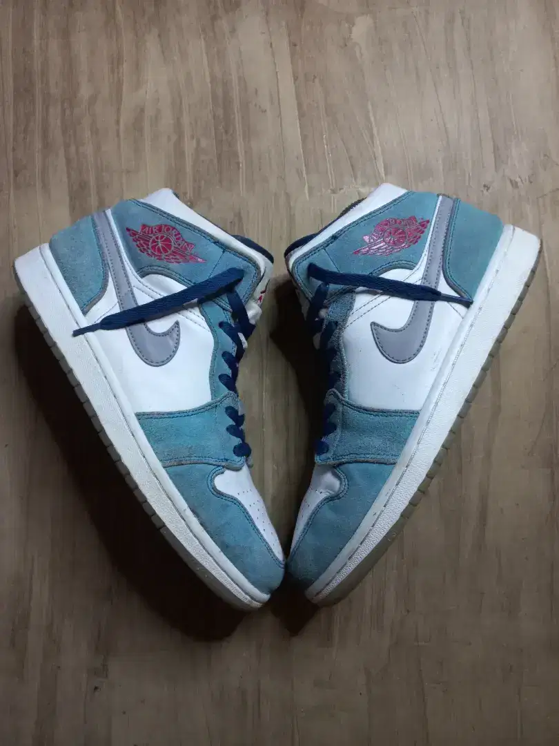 Nike air jordan 1 mid SE french blue
