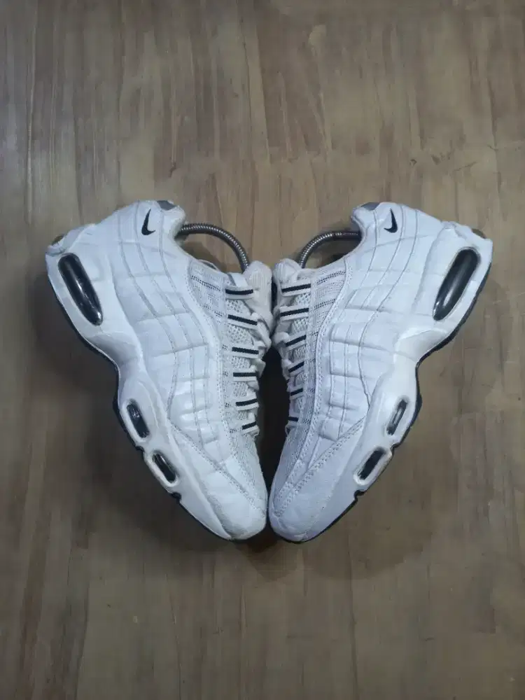 Nike airmax 95 triple white