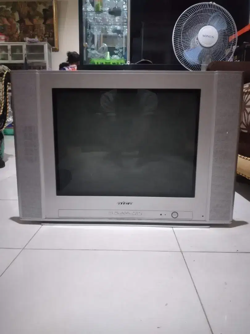 Jual tv tabung metk cina masih mulus kuat