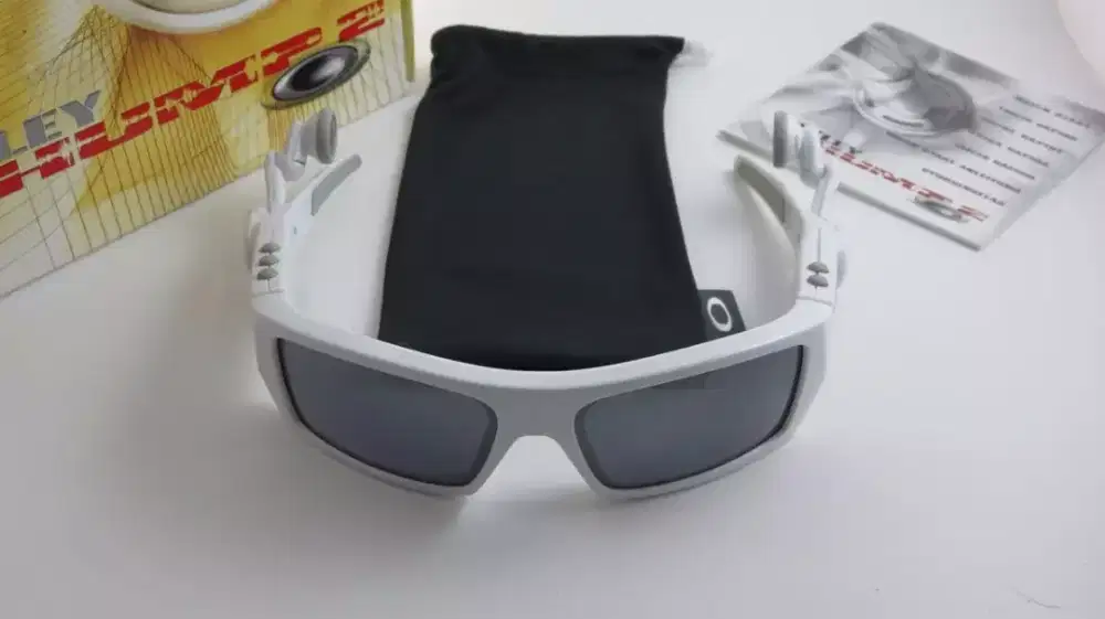 Kacamata sunglasses oakley mp3, with box dvd