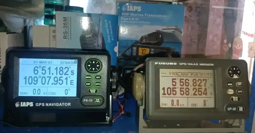 RADIO HT RIG SSB SWR GPS MARINE DIBELI CARI