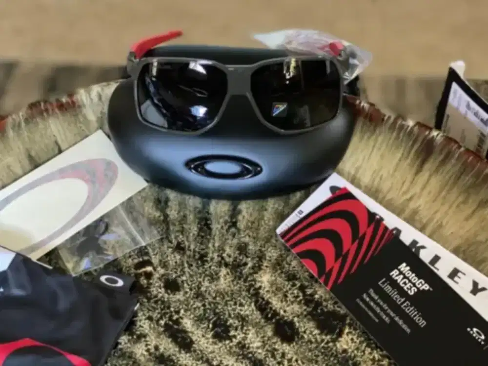 Kacamata sunglasses oakley x motogp