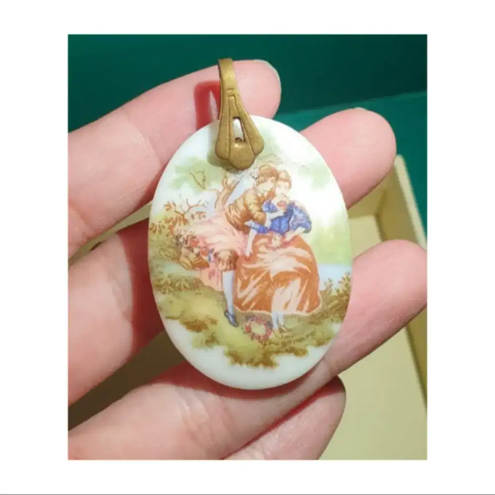 Batu / keramik ukir kuno antik