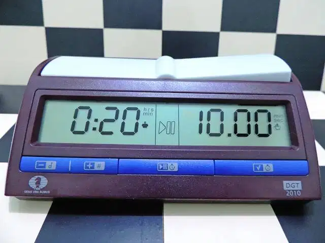 Jam Catur DGT 2010 Timer Catur Terbaik di dunia