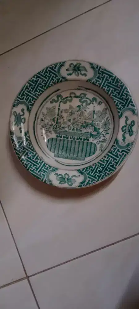 Piring antik P.Regout Maastricht (V.I.C.O)