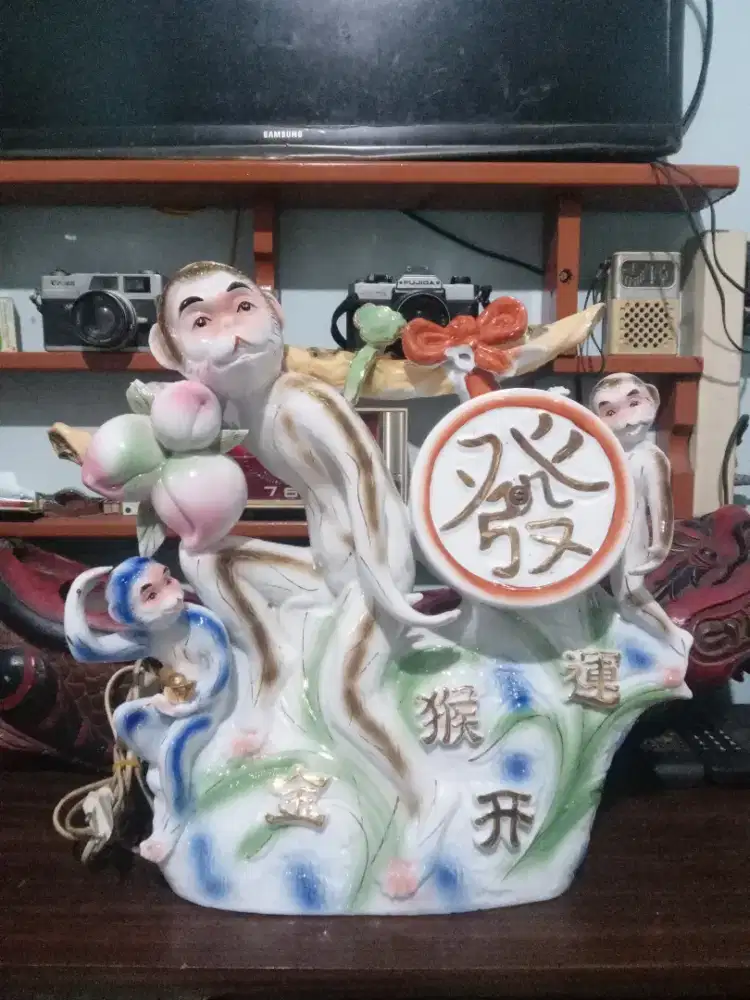 Pajangan keramik antik koleksi lawas dekorasi oriental klasik jadul