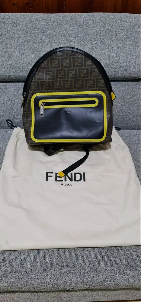 FENDI Backpack, Tas punggung, Tas Gemblok