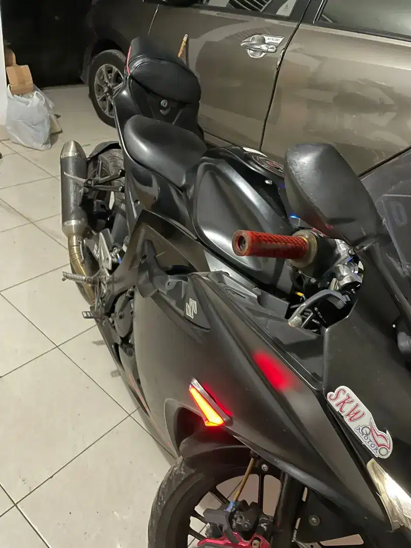 Suzuki gsxr 150 r150 2017 hitam bandung