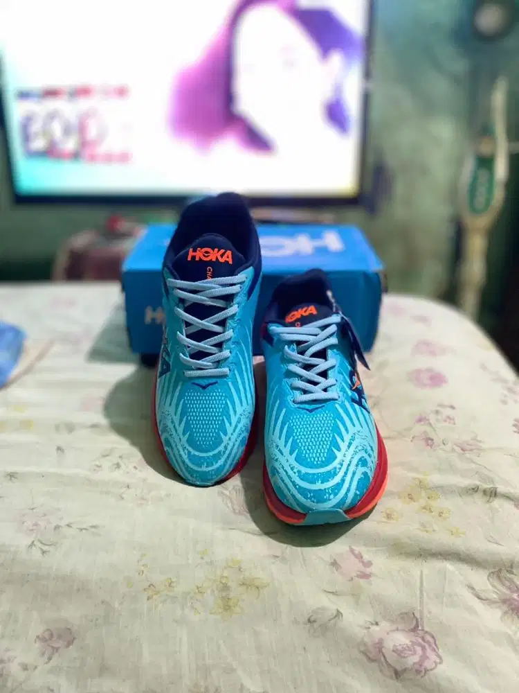 Hoka Running Biru muda