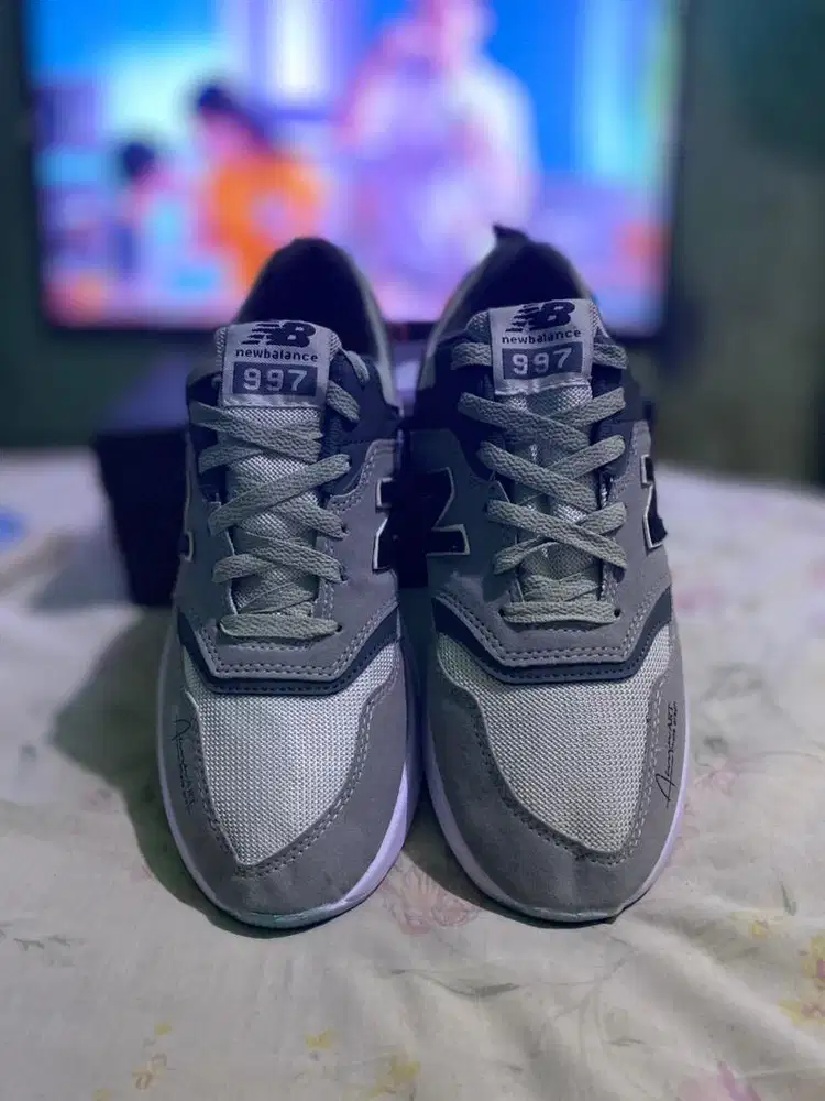 New balance 997  warna Abu size 44