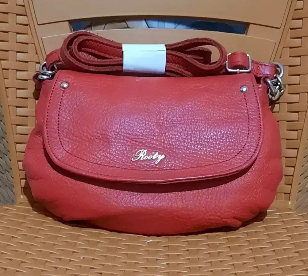 Tas Sling back kulit asli