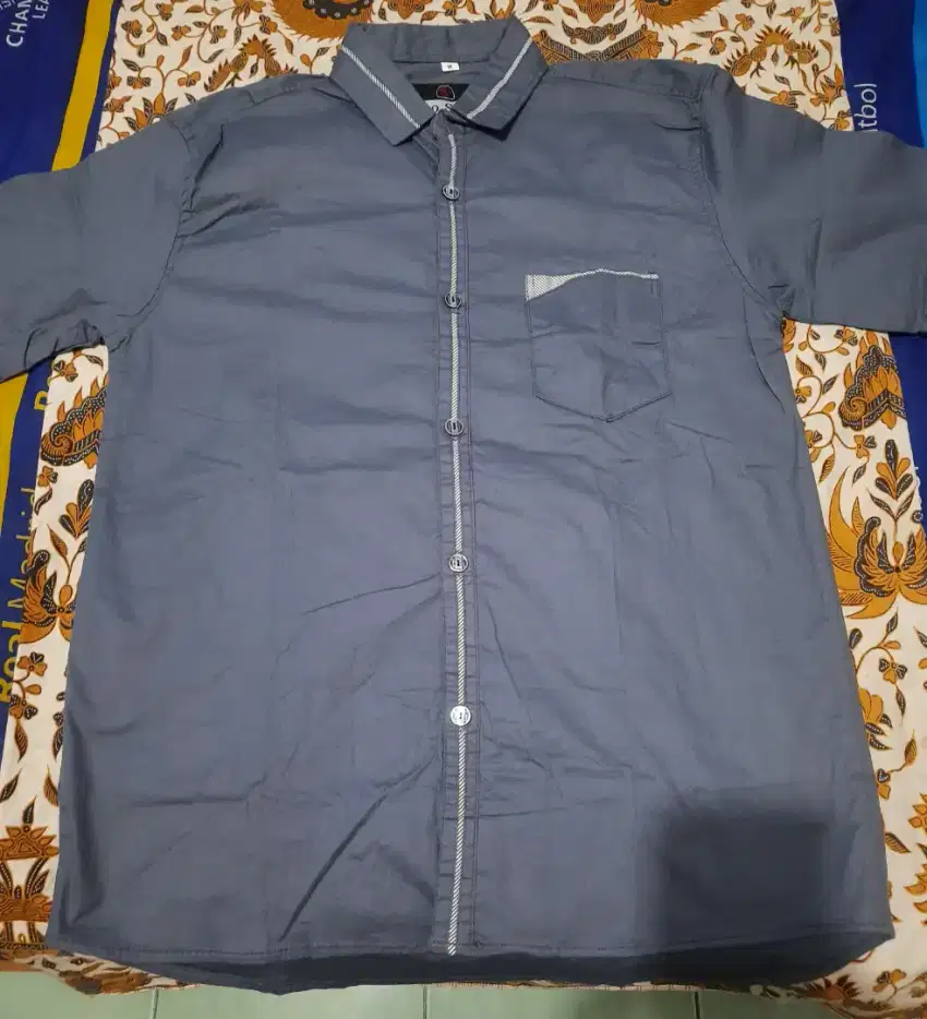 Kemeja Lengan Pendek