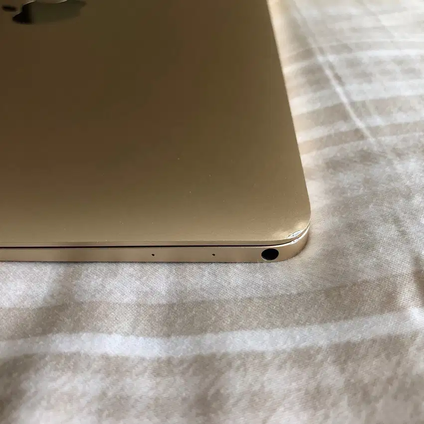Macbook Retina 12 inch 2017 Gold 256GB, lengkap bs TT iPhone 13
