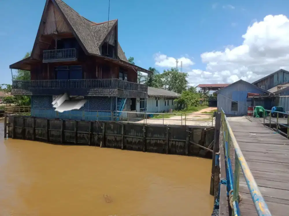 Tanah bangunan galangan kapal pinggir sungai