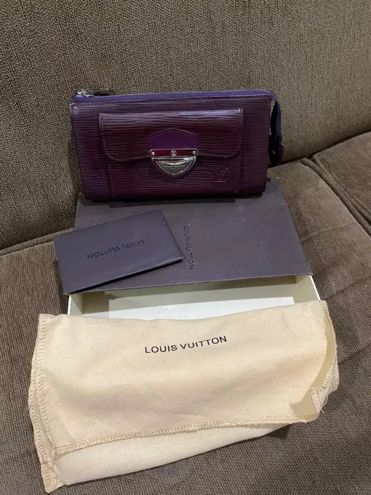 Dompet louis vuitton epi leather (sale)