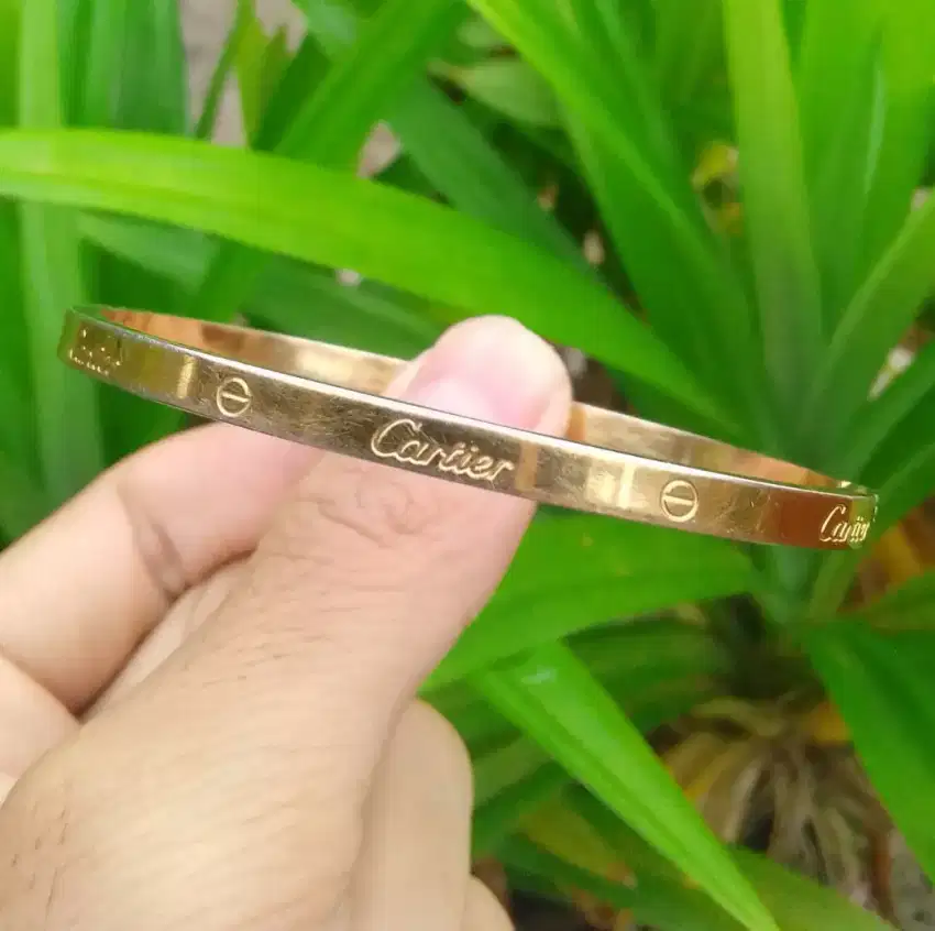 Aksesoris Gelang Cartier