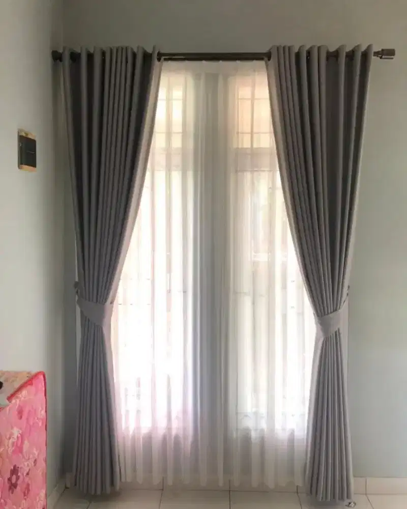 Gordeng jendela pintu model smokring blackout
