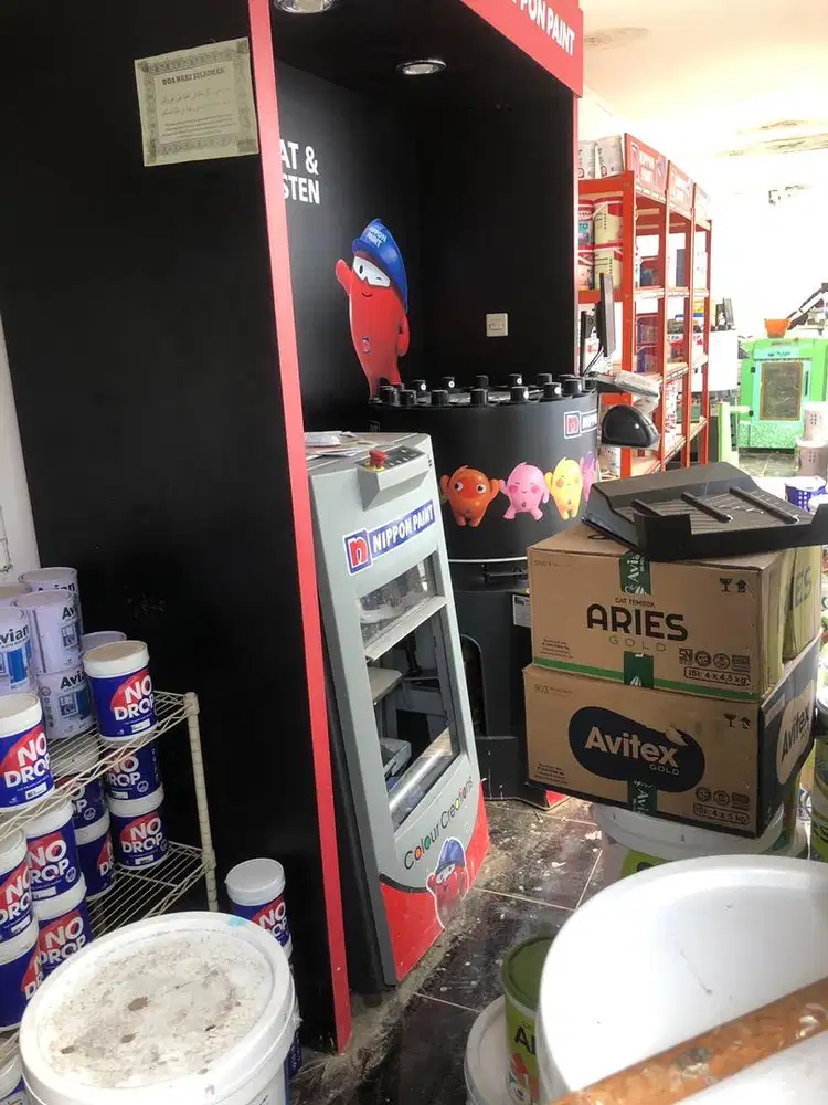 buruh angkut toko bangunan