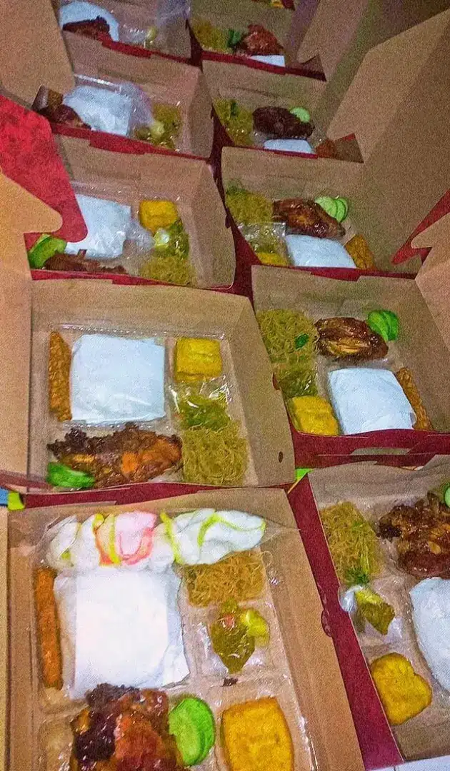 Terima pesanan catering nasi ayam bakar, puding dan sambal 200gr