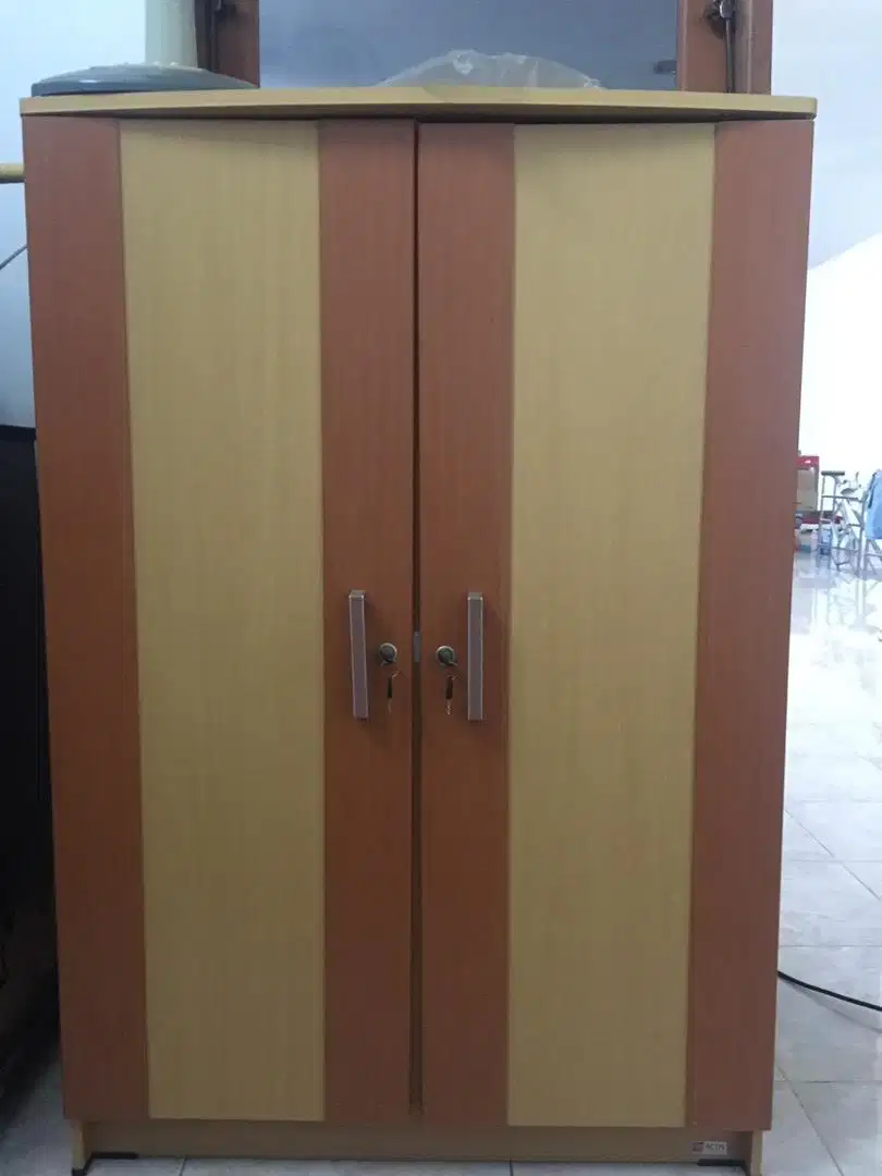 Lemari baju 2 pintu