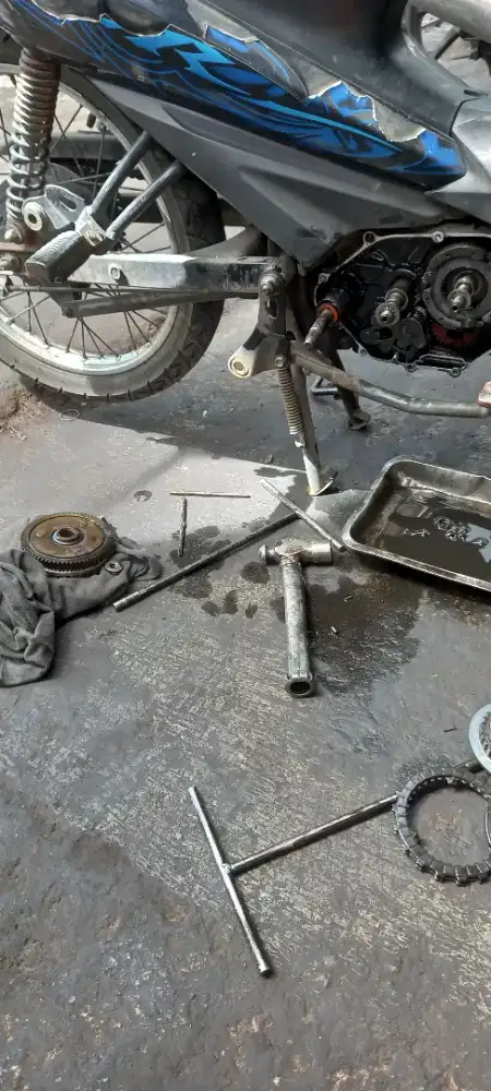 Mekanik/Montir Motor