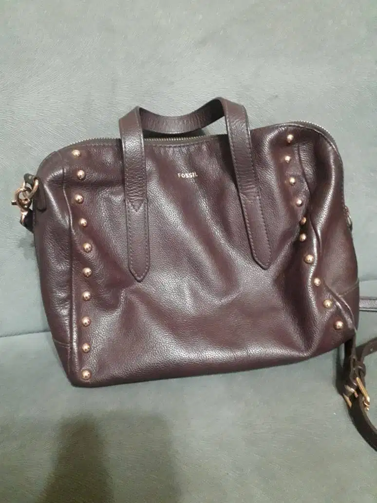 Di jual tas preloved Fossil Sydney satchel fig studded original