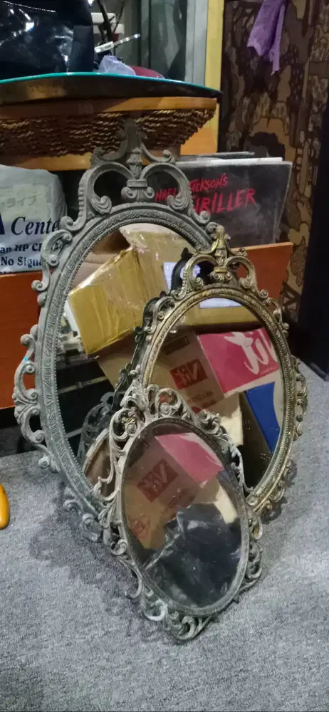 Cermin antik 3 susun bingkai ukiran besi