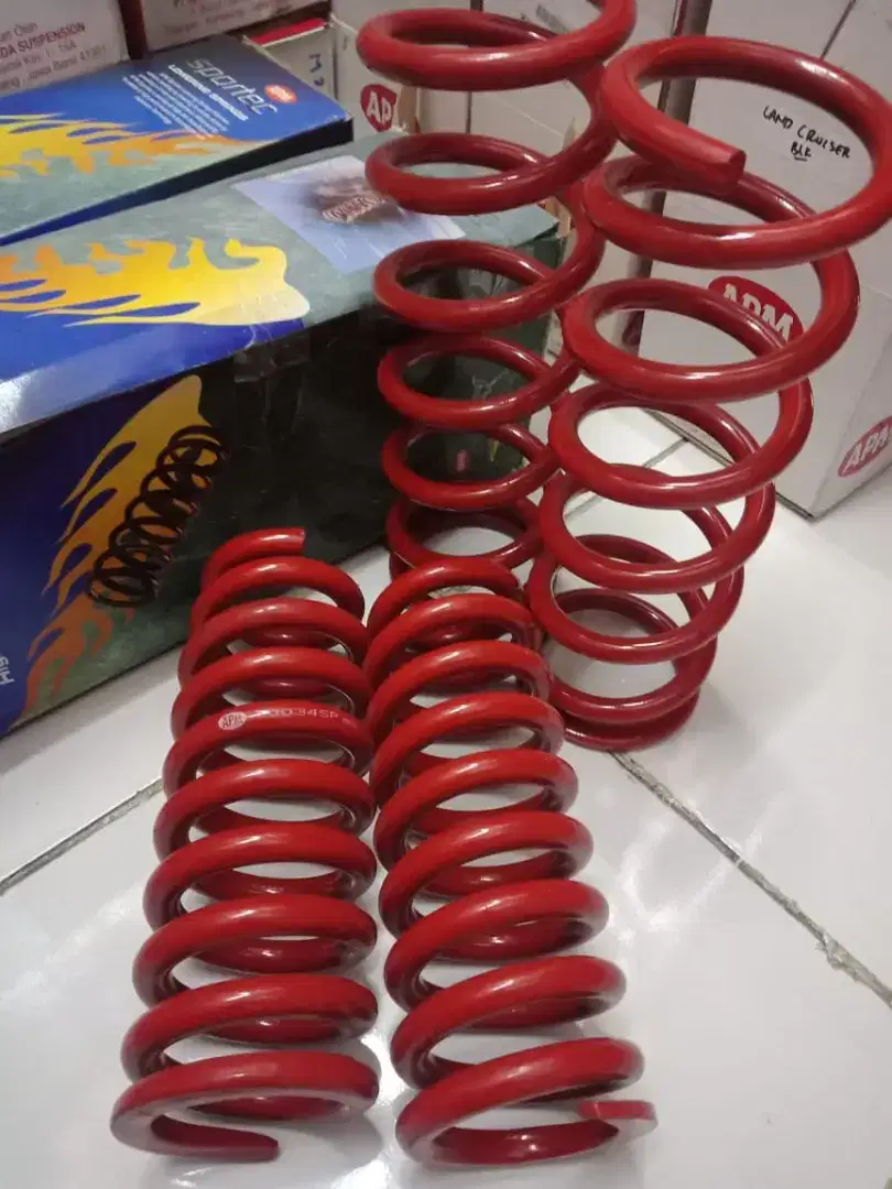 Per lowering kit recing ceper merk APM buat mobil Toyota Fortuner