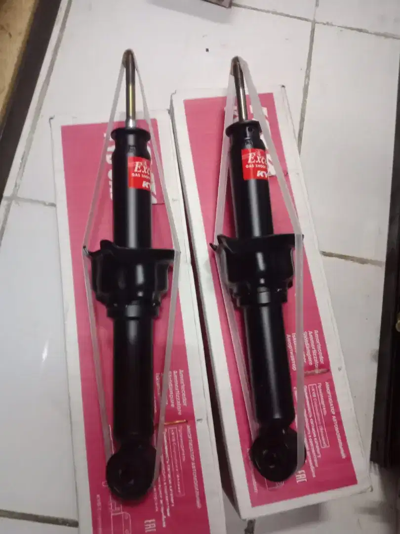 Shock absorber buat mobil Honda grand Civic Genio Estilo belakang