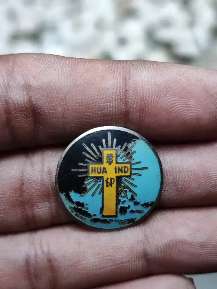 Pin Kuningan Antik SMA Hua-Ind atau SMAK Kolese Santo Yusup Malang 50s