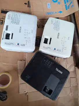 TERIMA BELI LCD PROYEKTOR