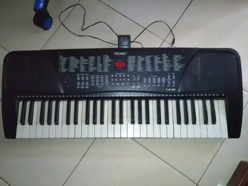 Piano Keyboard T 8100