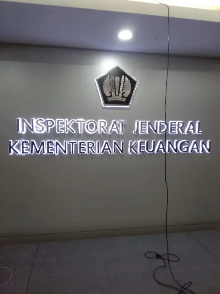 Huruf timbul reklame murah