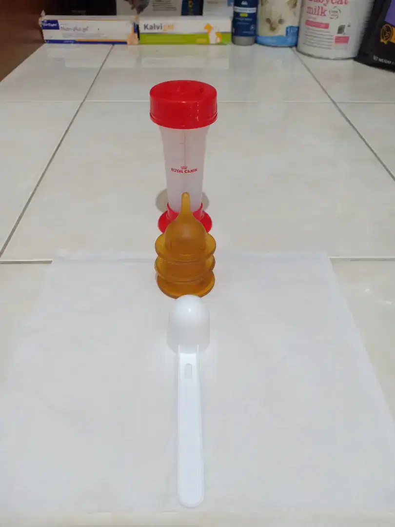 Botol susu royal canin kucing
