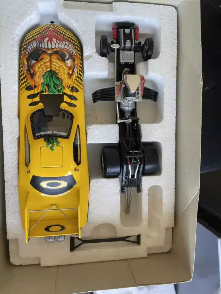 Diecast hotwheels mainan mobil final fantasy