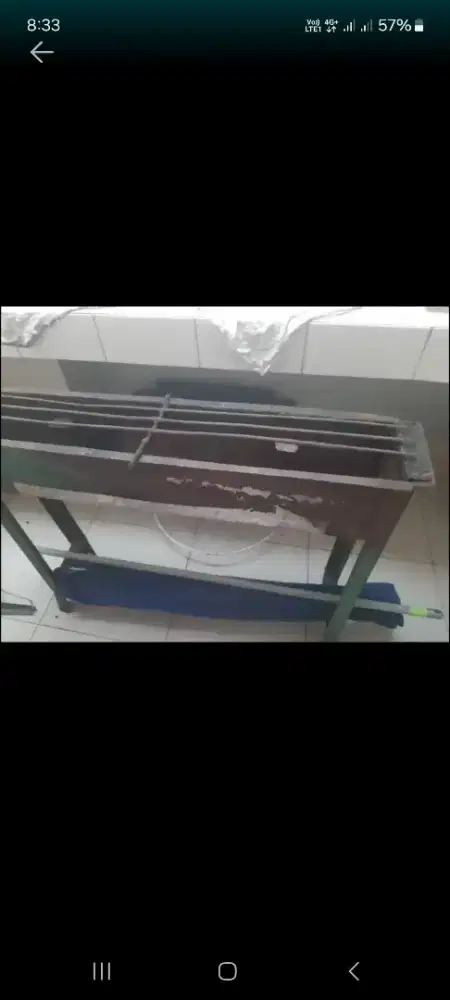 Pemanggang sate pakai arang