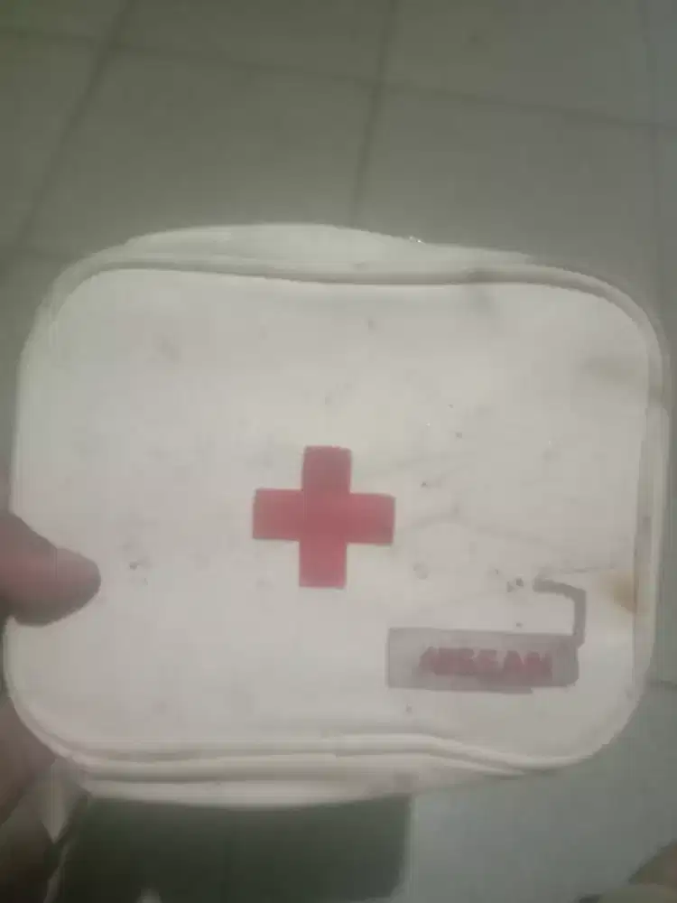 Tas p3k mobil nissa extrail original tas nya aja