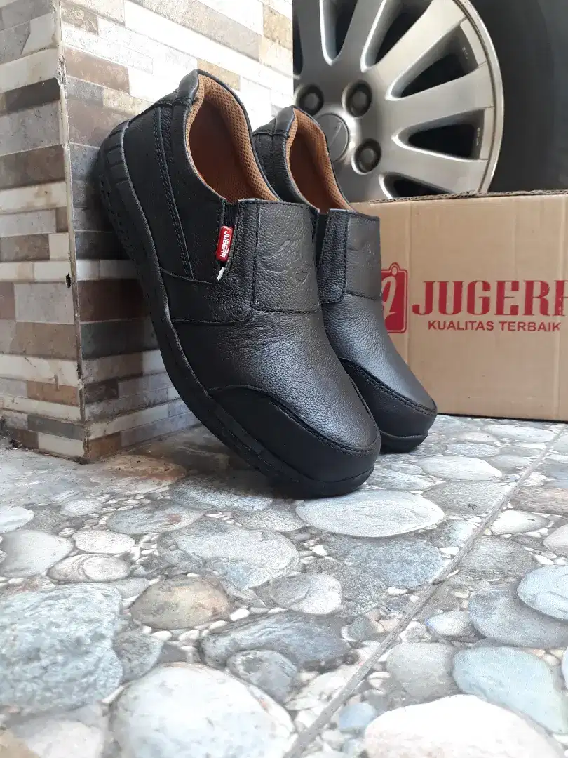 Sepatu santai kulit asli kerja harian