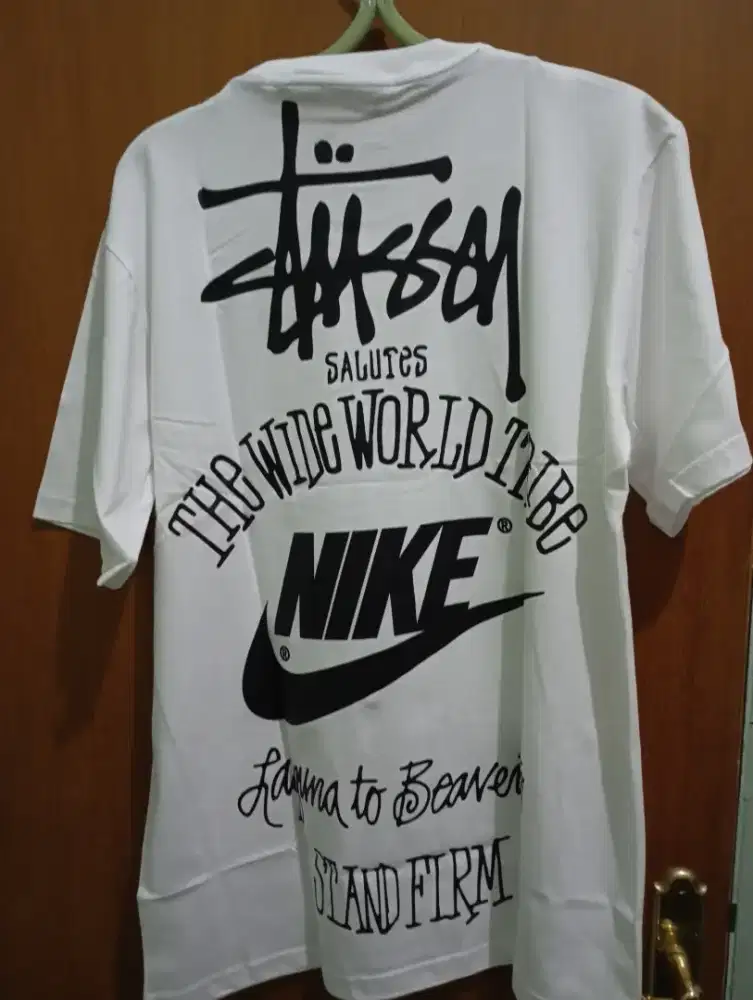 T-shirt Nike collab sm Stussy yg dipakai junkook