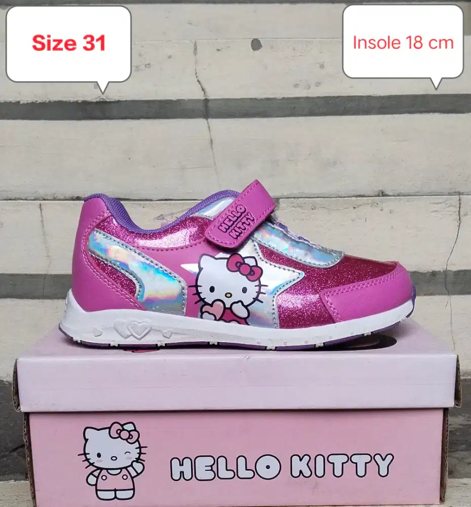 Sepatu anak Hello Kitty size 27 & 31
