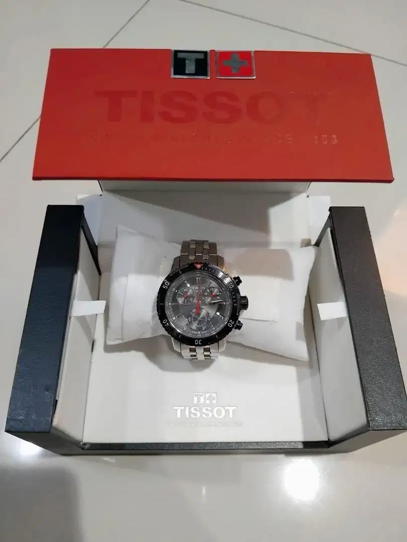 Jam tangan Tissot PRS 200 sport water resistant