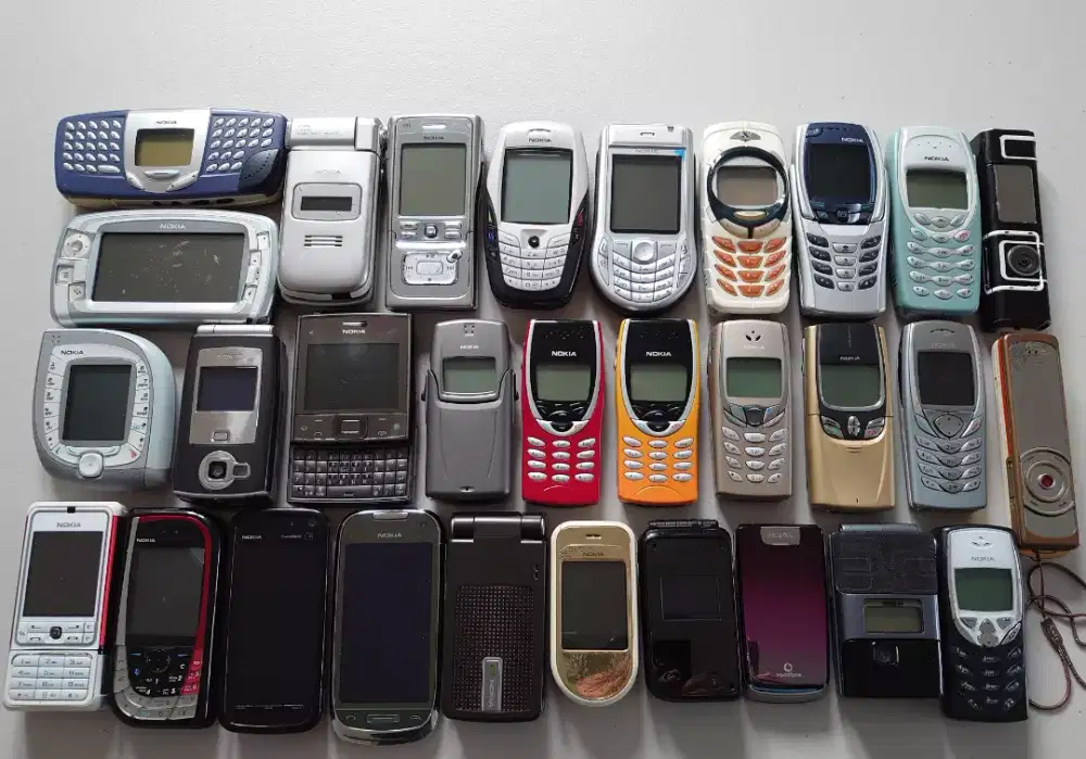 Handphone vintage nokia, Samsung, Motorola, blackberry, ericsson