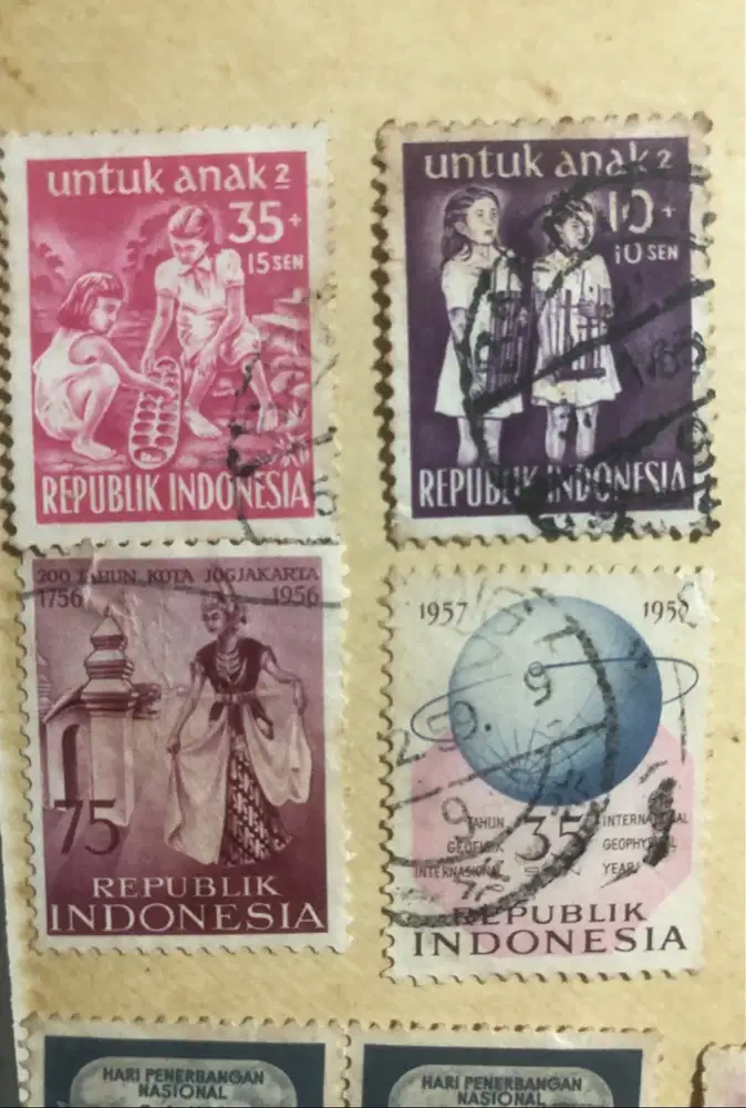 Koleksi Perangko Jadul