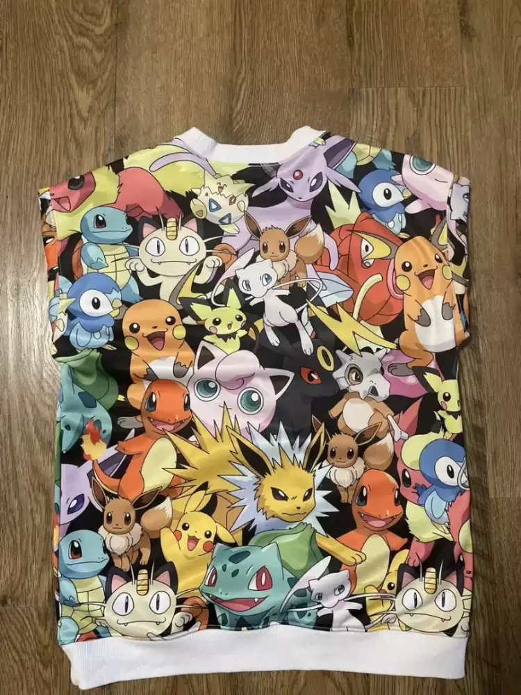 Uniqlo t shirt kaos pokemon, naruto