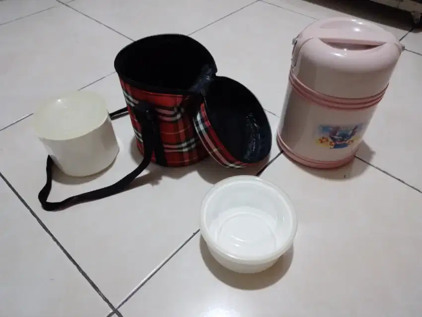 Tempat makan 2 susun model rantang ada tasnya, P20xL15cm, bisa nego
