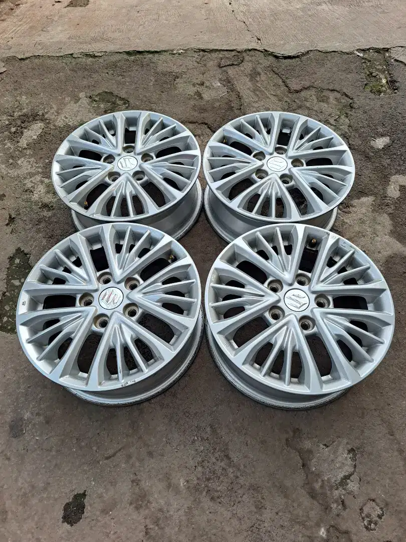 Velg mobil ertiga ring 15 cocok buat gran max apv mega cary