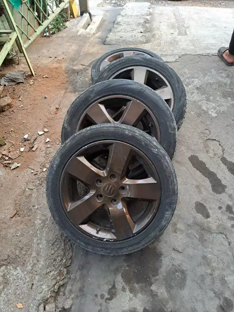 Velg ban mobil vitara ring 16 cocok buat apv mega cary gran max